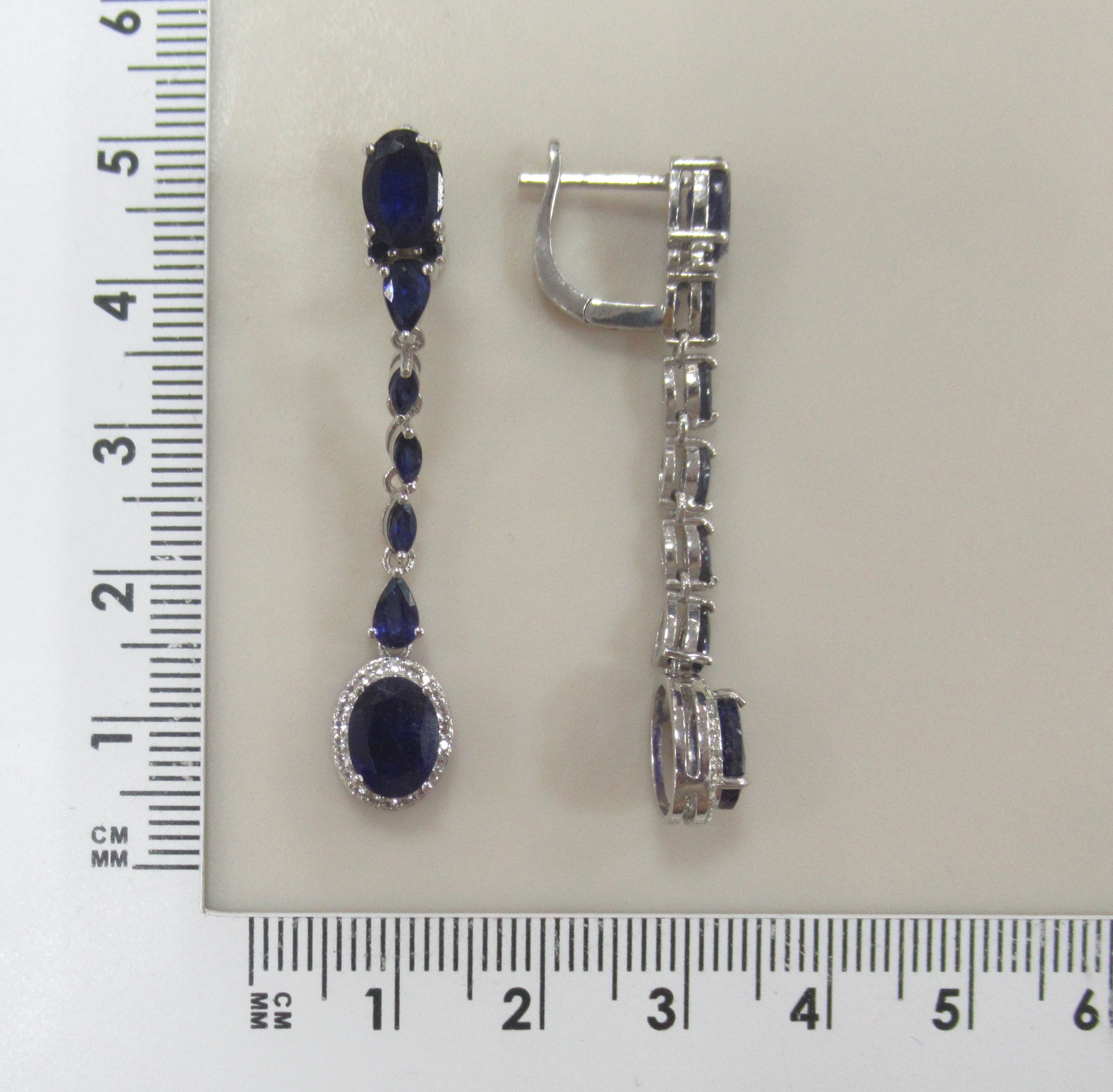 Серебряные серьги с сапфирами